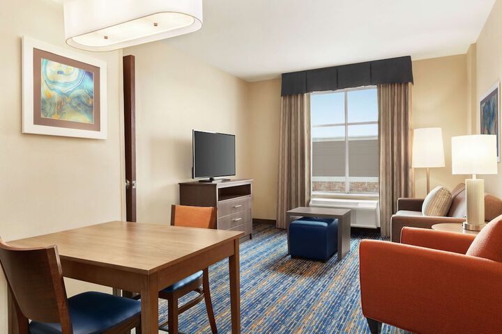 Room 12 of 36