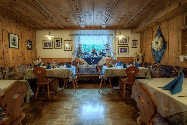 Dining Photos