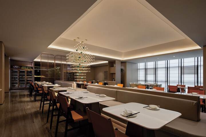 Dining 88 of 101