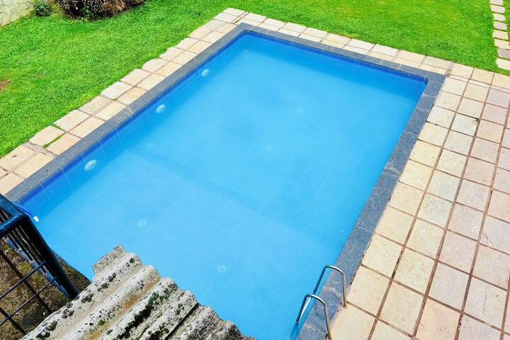 Pool 62 of 85