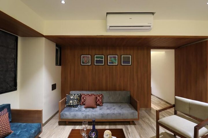 Room 4 of 55