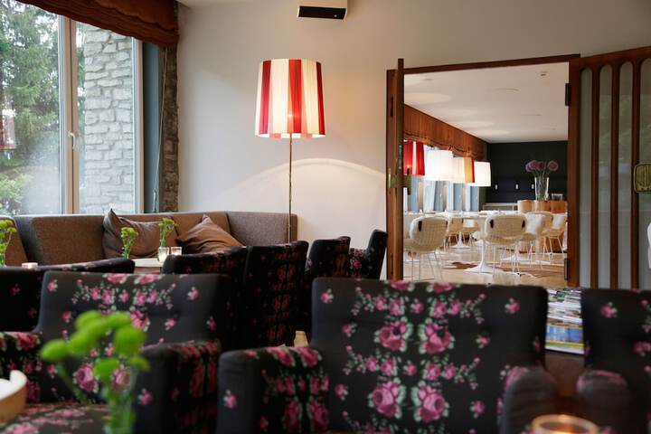 Hotel Interior 6 of 104