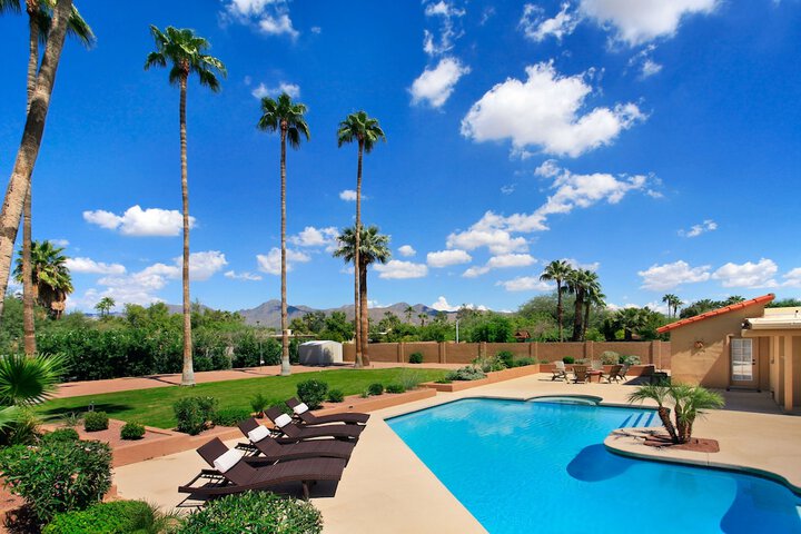 Hotel Exterior 19 of 21