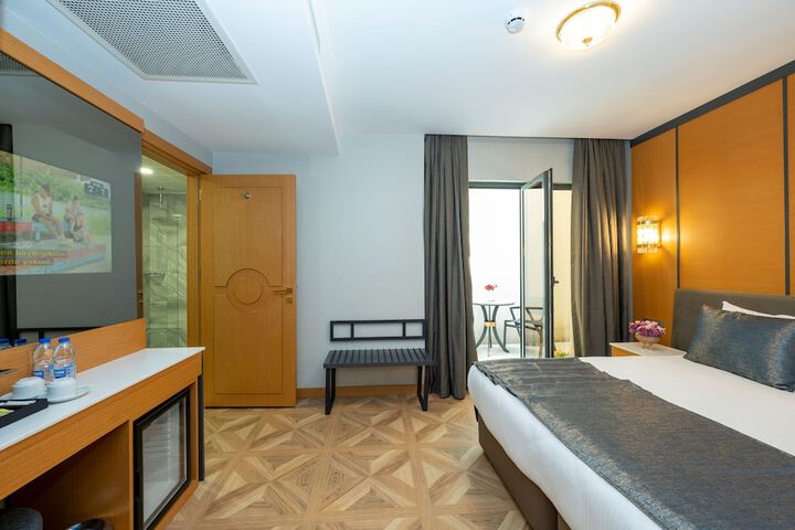 Room 17 of 144