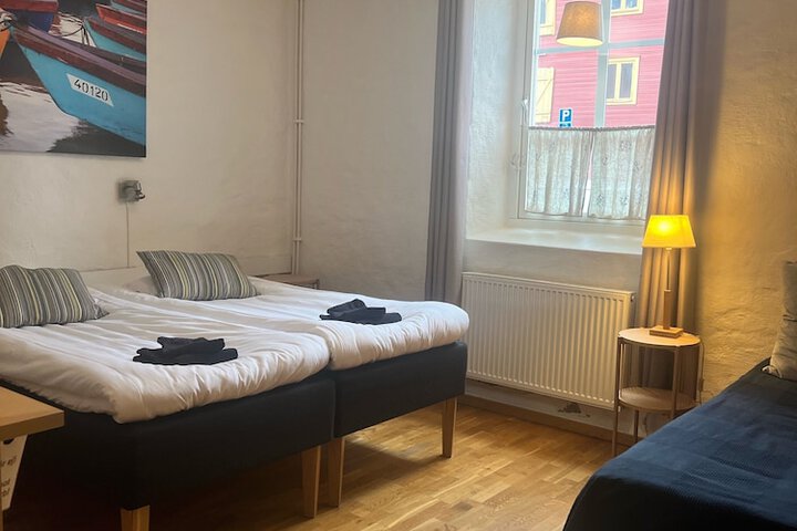 Room 8 of 36