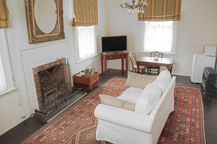 Room 9 of 28