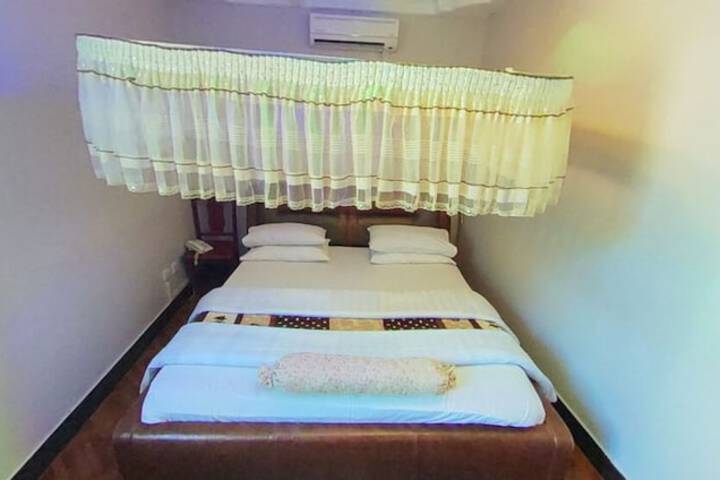 Room 9 of 82