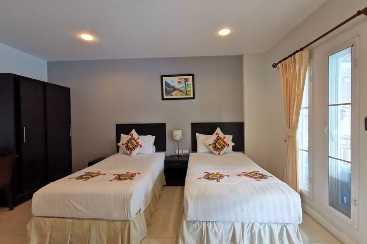 Room 9 of 35