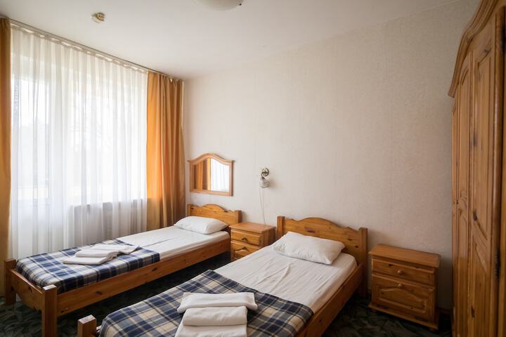 Room 25 of 47