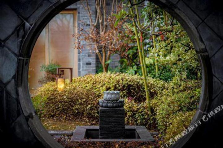 Exterior of Han Yue Lou Resort Spa Jiuhuashan