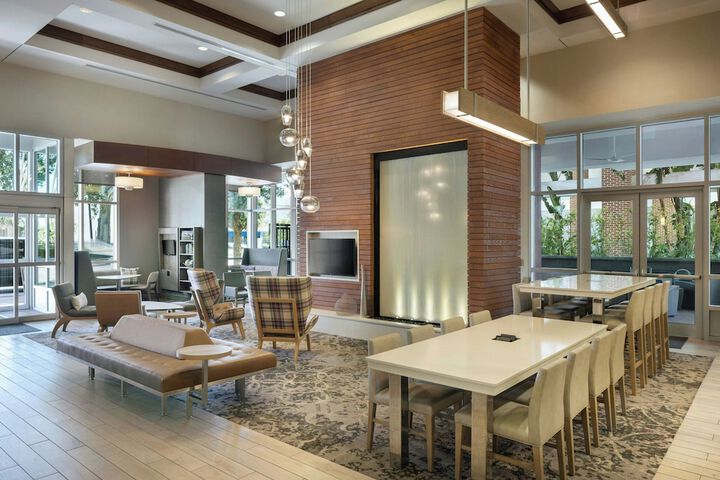Entrance & Lobby