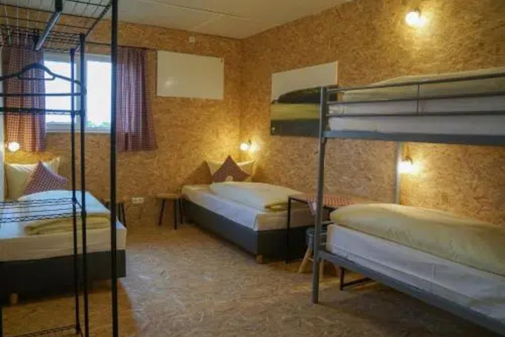 Room 4 of 10
