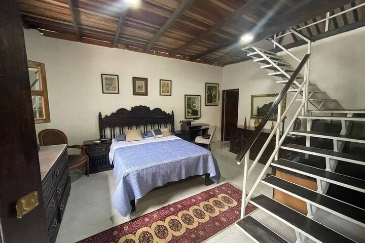 Room 2 of 25