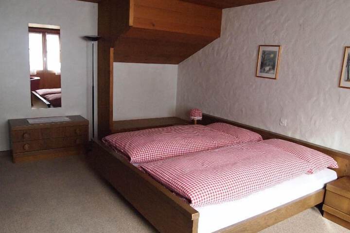 Room 13 of 42