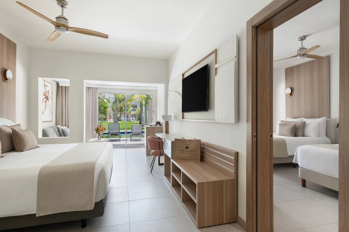 Room 4 of 91