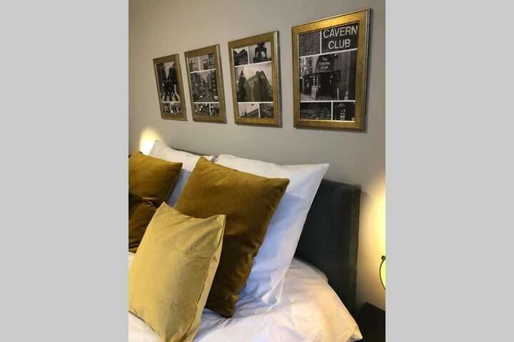 Room 10 of 43