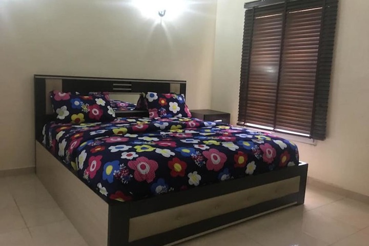 Room 8 of 25