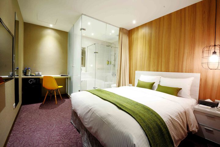 Room 14 of 32