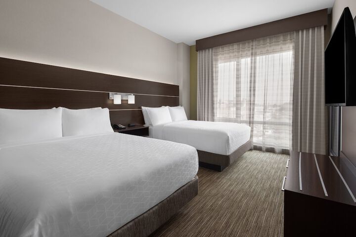 2 Queen Beds Accessible (8 of 8)
