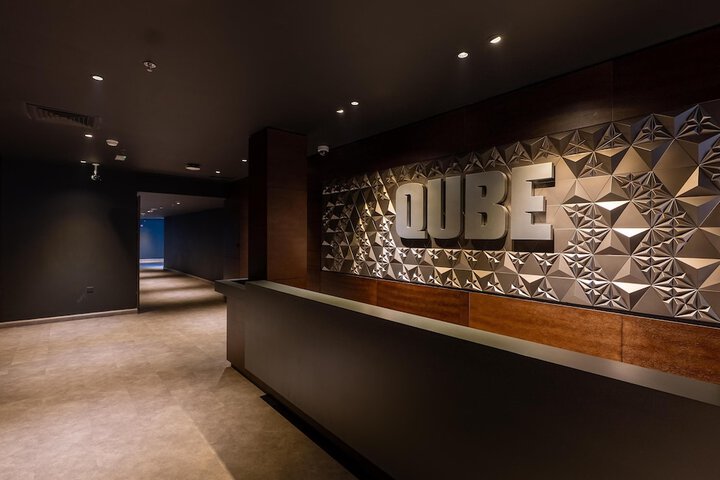 Lounge 146 of 179