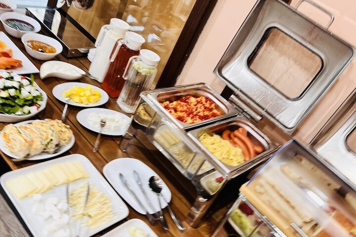 Dining 97 of 101