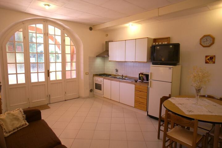 Room 18 of 74