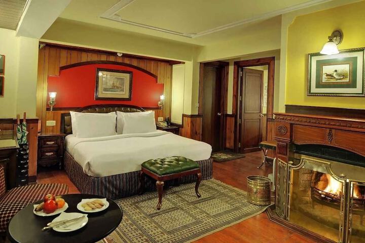 Room 3 of 89