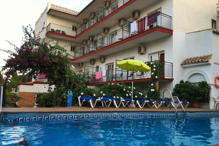 Hotel with Pool