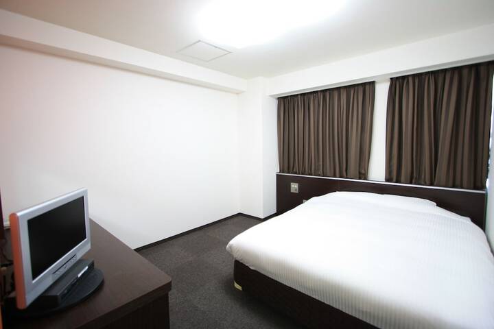 Room 6 of 36