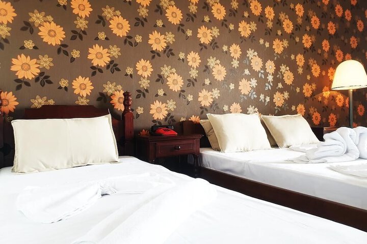 Room 9 of 38