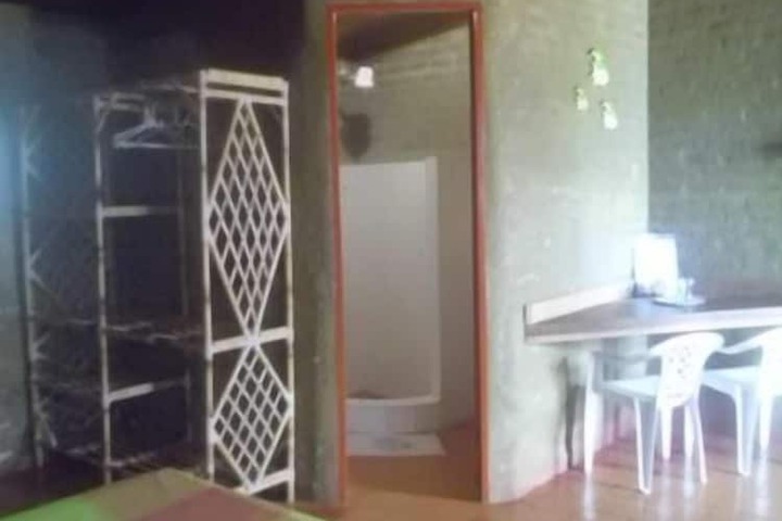 Room 4 of 33