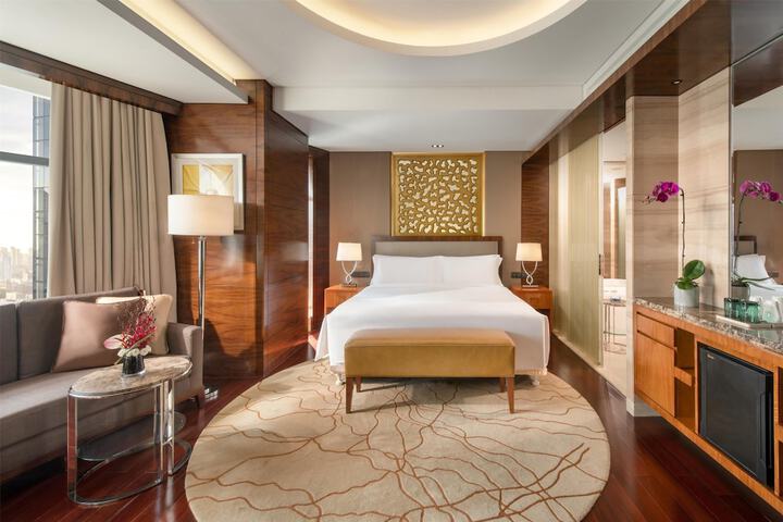 Room 25 of 128