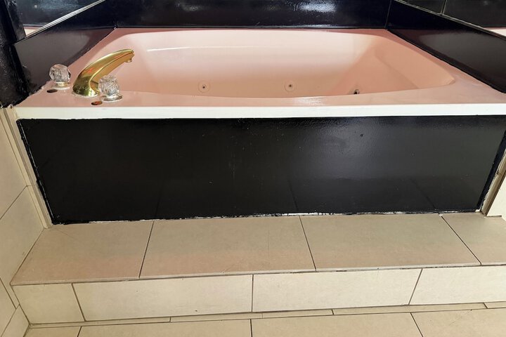 Jetted tub