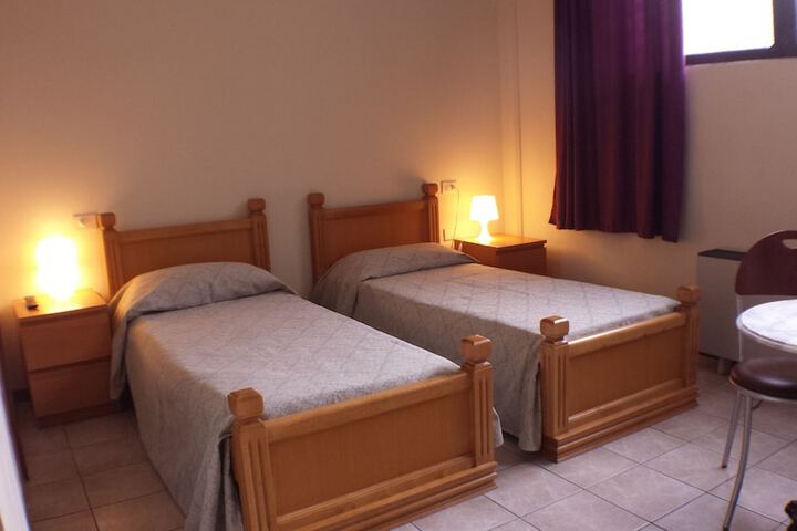 Room 9 of 69