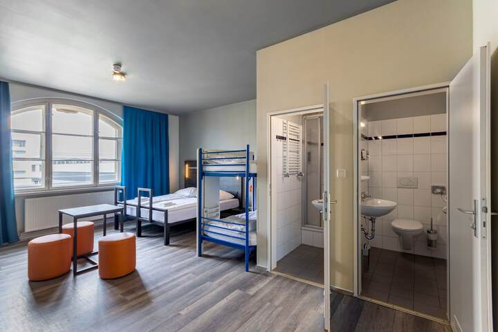 Room 12 of 72