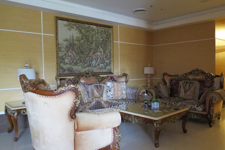 Entrance & Lobby