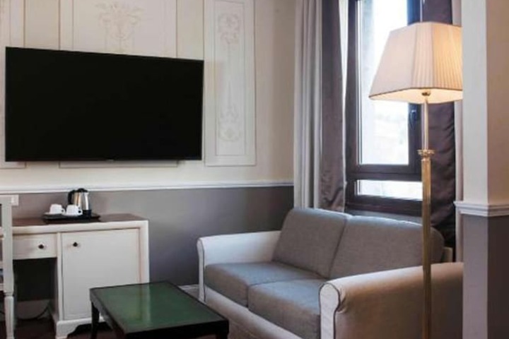 Room 15 of 179