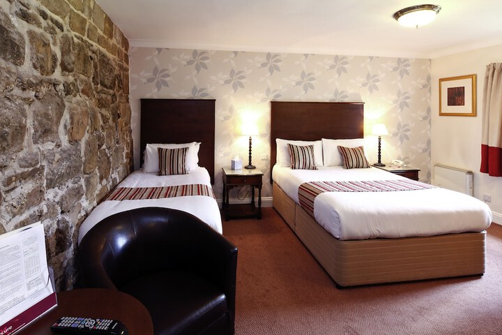 Room 6 of 34