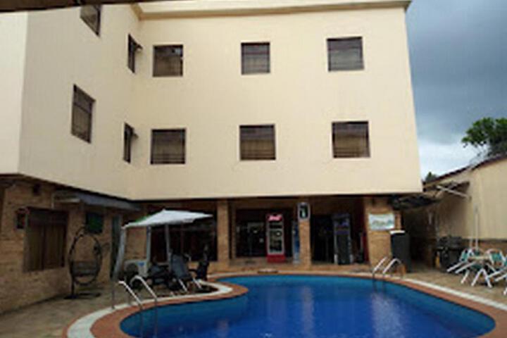 Geneva Hotel & Suites