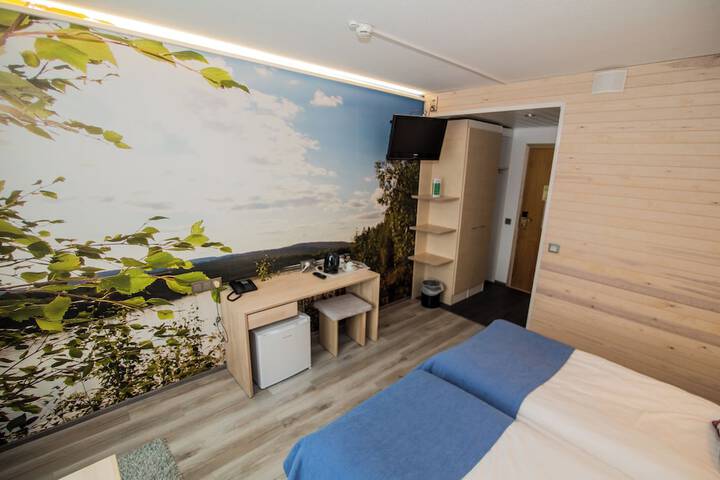 Room 9 of 63
