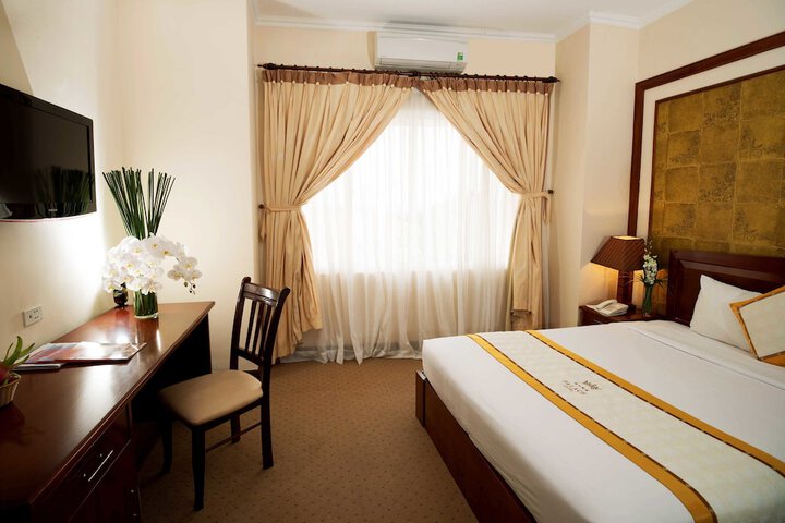 Room 15 of 36