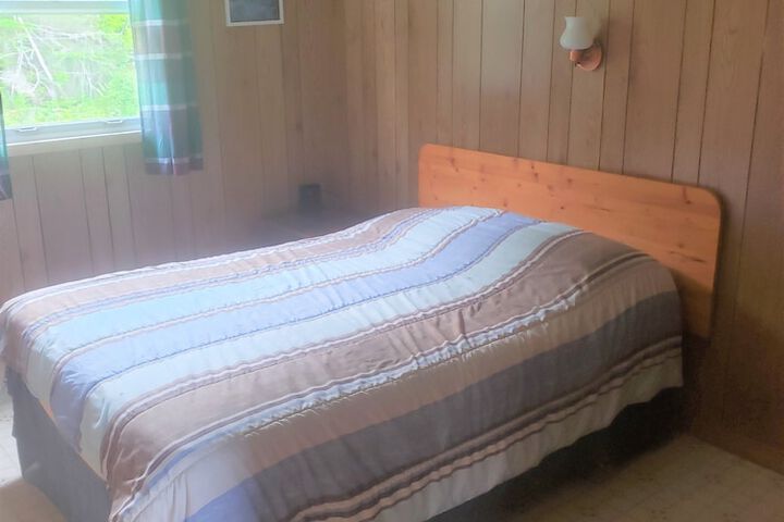 Room 4 of 17