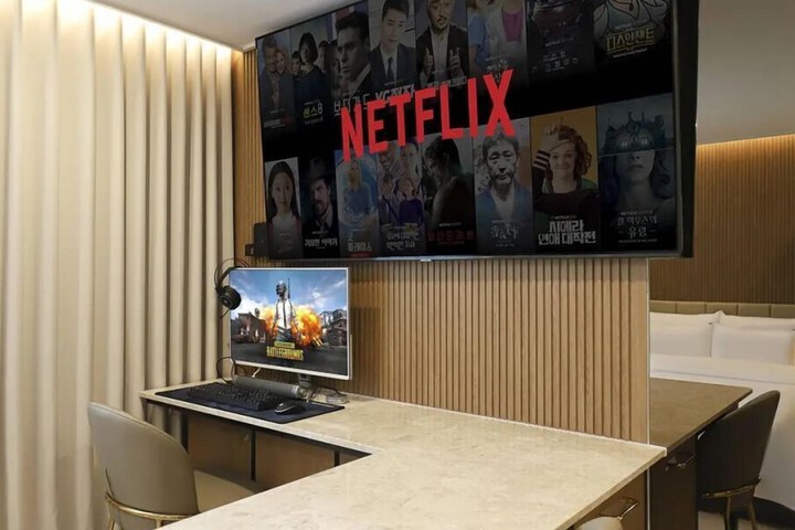 Room 3 of 109
