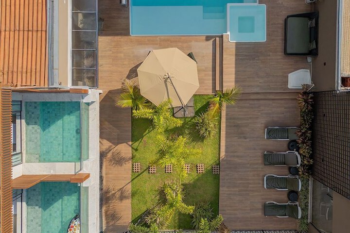 Pool 74 of 102