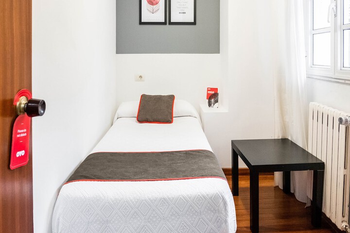 Room 13 of 33