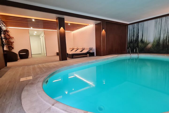 Pool 50 of 83