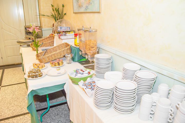 Breakfast/Coffee Service 35 of 43