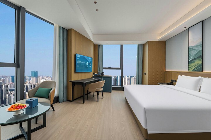 Room 6 of 17