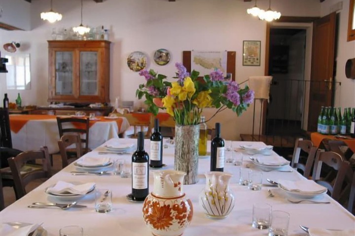 Dining 59 of 98