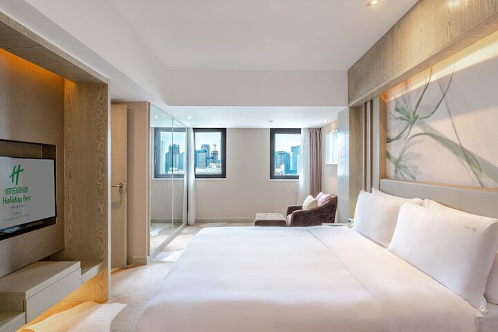 Room 8 of 67